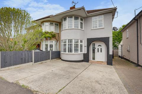 37 Broad Walk, Hockley, SS5 5DF