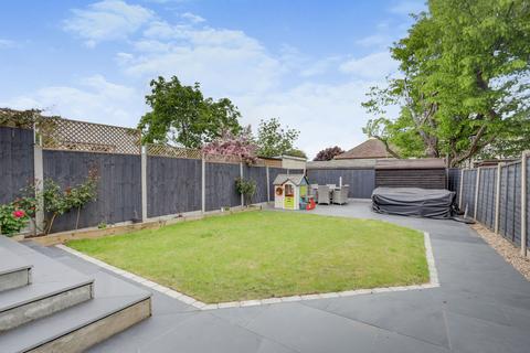 37 Broad Walk, Hockley, SS5 5DF