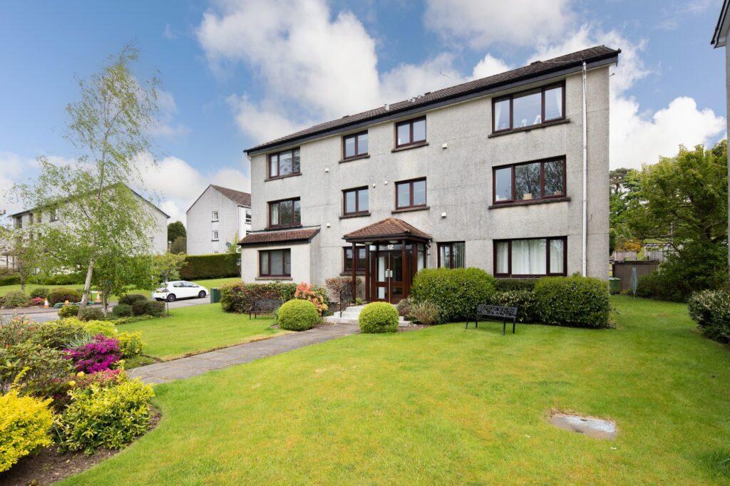 Buchanan Drive, Newton Mearns 2 bed flat for sale £149,000