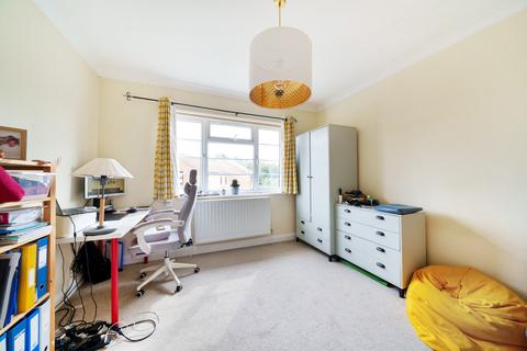 9 Kingston Close, Teddington, TW11 9EW