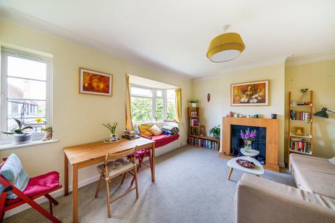 9 Kingston Close, Teddington, TW11 9EW