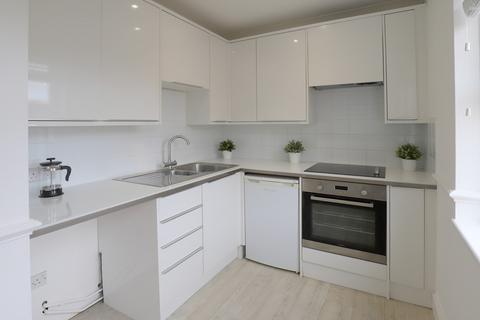 1 bedroom apartment for sale, High Street, Lymington SO41