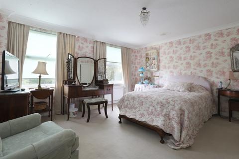 3 bedroom end of terrace house for sale, Courtenay Place, Lymington SO41