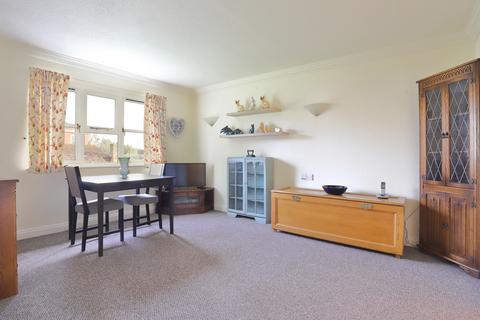 2 bedroom apartment for sale, Monmouth Court, Lymington SO41