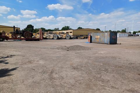 Storage to rent, Yard, Parsonage Way, Horsham, RH12 4ZF