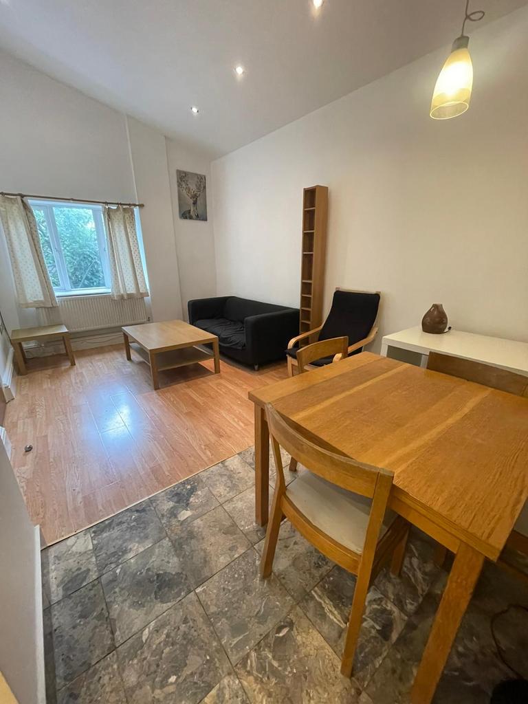 LOVELY 1 BED BUNGALOW IN A PRIVATE GATED COMPLEX Honeysuckle Gardens