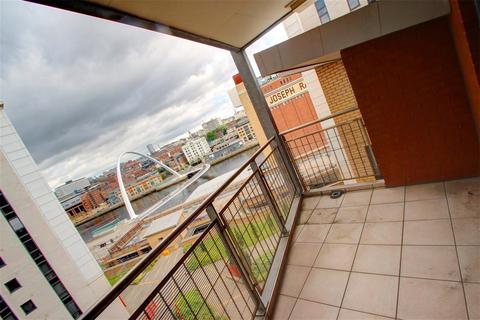 2 bedroom apartment to rent, Baltic Quay, Mill Road, Gateshead, NE8