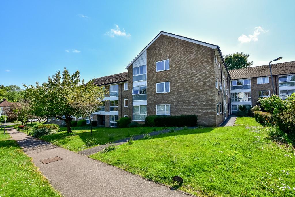 Blacketts Wood Drive, Chorleywood... 2 bed apartment £425,000