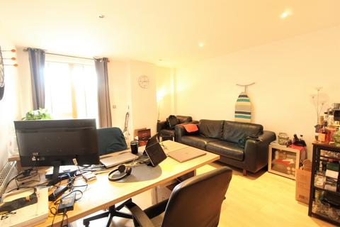 2 bedroom flat to rent, Bowman Lane, Leeds, West Yorkshire, UK, LS10