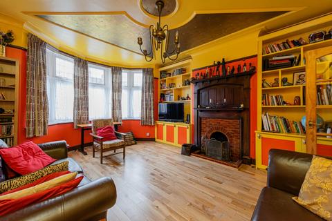 4 bedroom terraced house for sale - All Souls Avenue, London, NW10
