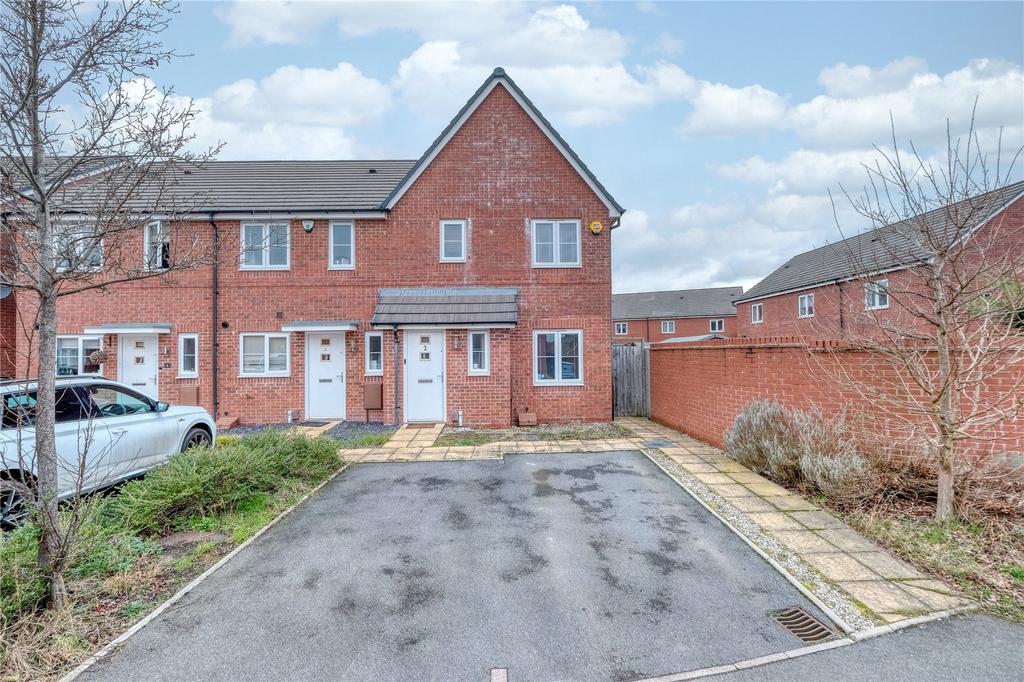 Hurricane Avenue, Cofton Hackett... 3 bed semidetached house £950