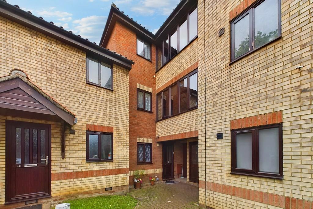 Breckland Court, Pike Lane 1 bed ground floor flat for sale £120,000