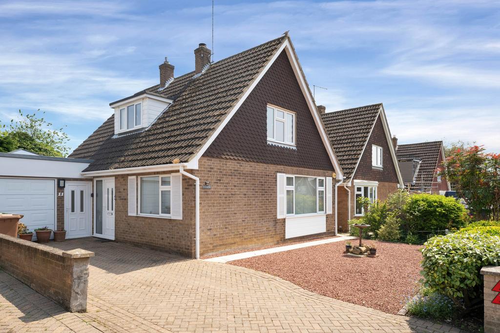 Barnes Way, Werrington, Peterborough, PE4 3 bed detached house for sale