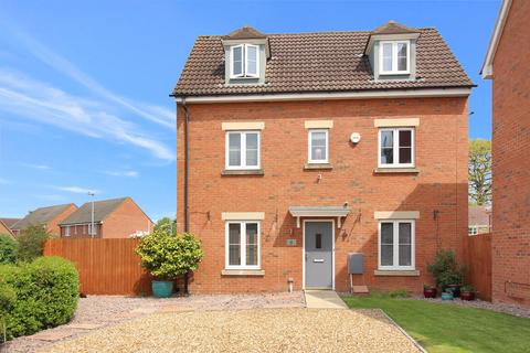 4 bedroom detached house for sale - Mustang Close, Westbury