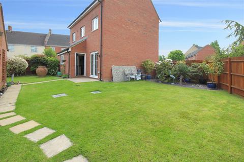 4 bedroom detached house for sale - Mustang Close, Westbury