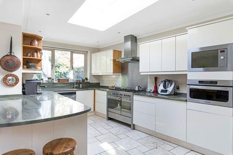 4 bedroom semi-detached house for sale, Eltham Green, Eltham SE9 5JZ