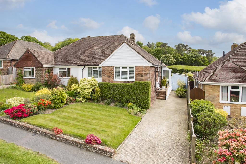 Downsview, Heathfield 2 bed semidetached bungalow £375,000