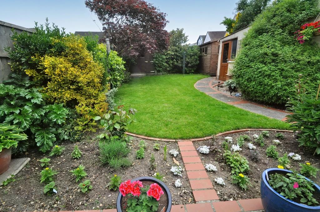 Kings Park, Benfleet 2 bed semidetached house for sale £375,000
