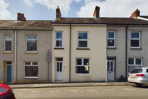 3 bedroom terraced house for sale, Parcmaen Street, Carmarthen