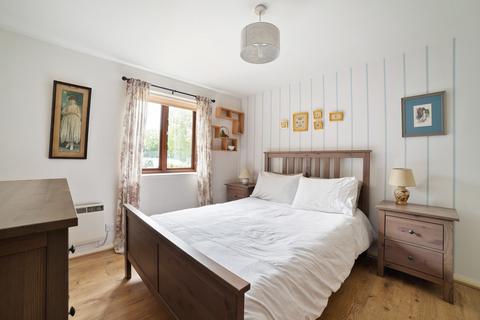 21 Magpie Close, London, E7 9DE