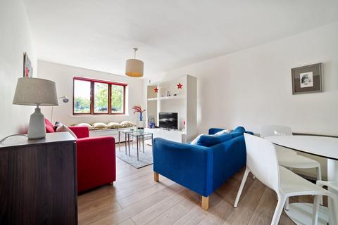 21 Magpie Close, London, E7 9DE