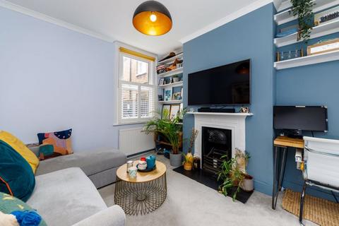 62 Oaklands Grove, London, W12 0JB