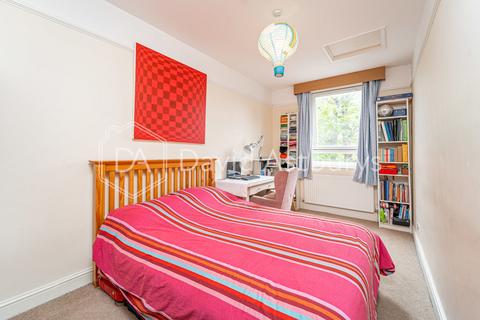 92 Centurion Close, London, N7 8UJ