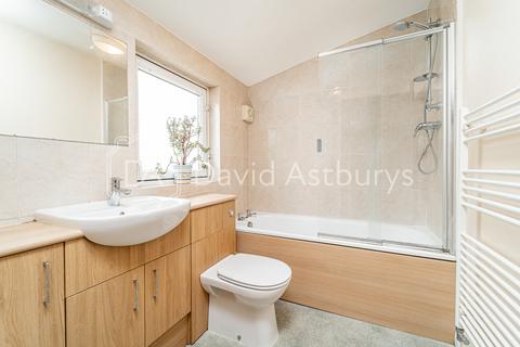 92 Centurion Close, London, N7 8UJ