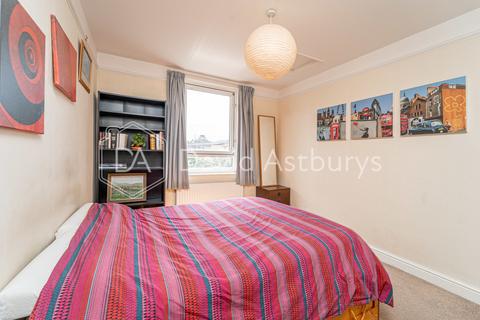 92 Centurion Close, London, N7 8UJ