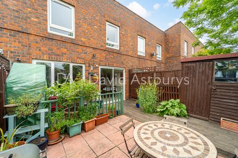92 Centurion Close, London, N7 8UJ