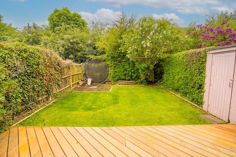 8 Ingleglen, Farnham Common, Slough, SL2 3QA