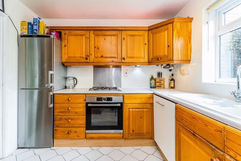 8 Ingleglen, Farnham Common, Slough, SL2 3QA