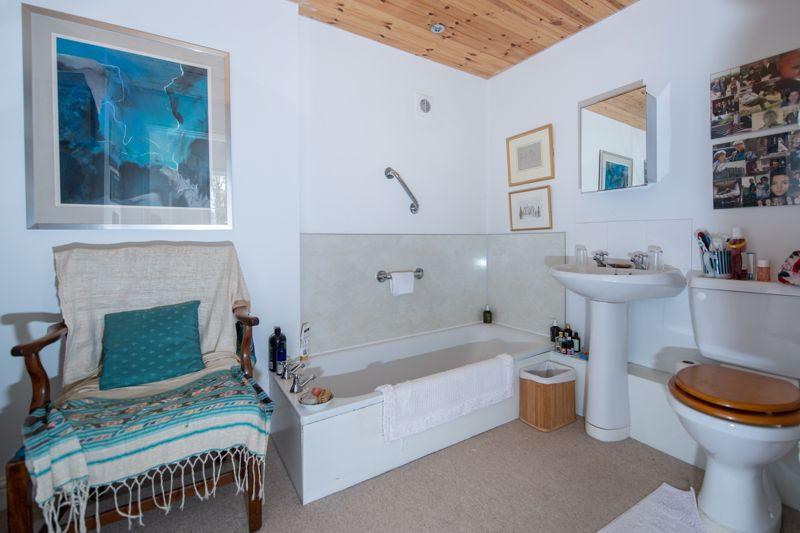 En-suite bathroom
