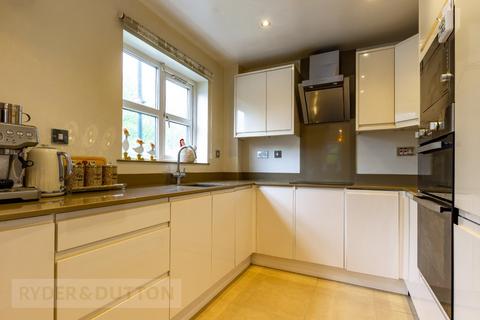 122c High Street, Uppermill, Oldham, OL3 6BT