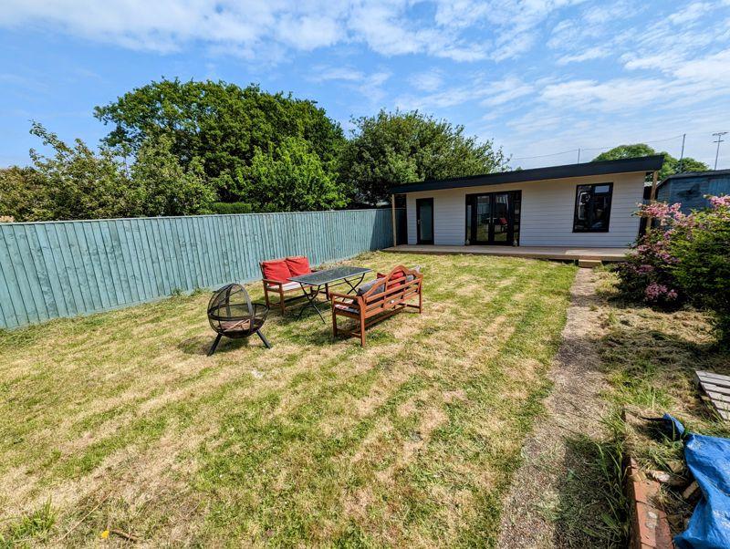 Parklands Avenue, Cowes 4 bed detached house for sale £400,000