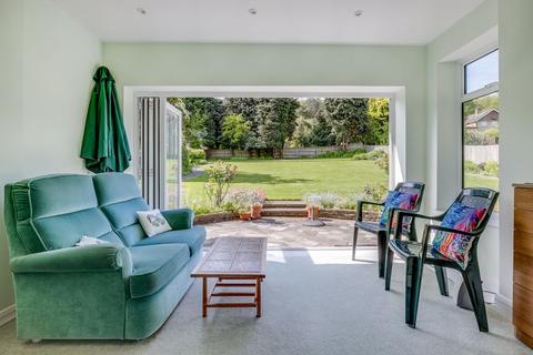 15 Manor Gardens, South Croydon, CR2 7BU