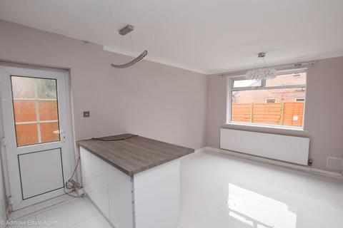 3 bedroom house to rent, Evesham Grove, Sale, M33 2EY