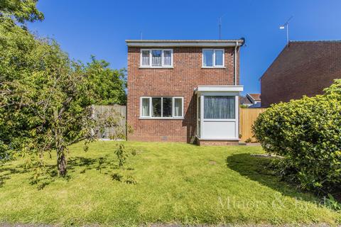 3 bedroom detached house for sale - Framlingham Close, Great Yarmouth