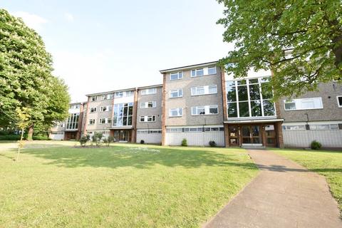 3 bedroom apartment to rent, Cheam Road, Sutton SM1