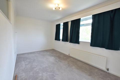 3 bedroom apartment to rent, Cheam Road, Sutton SM1