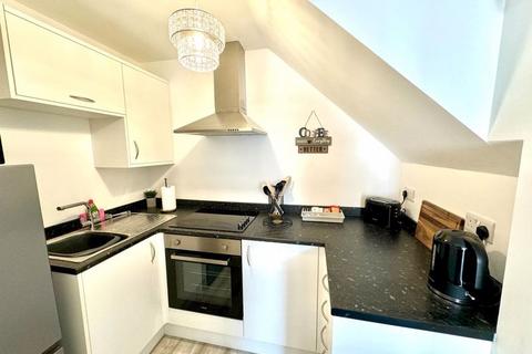 1 bedroom flat to rent, High Street, Portishead, Bristol