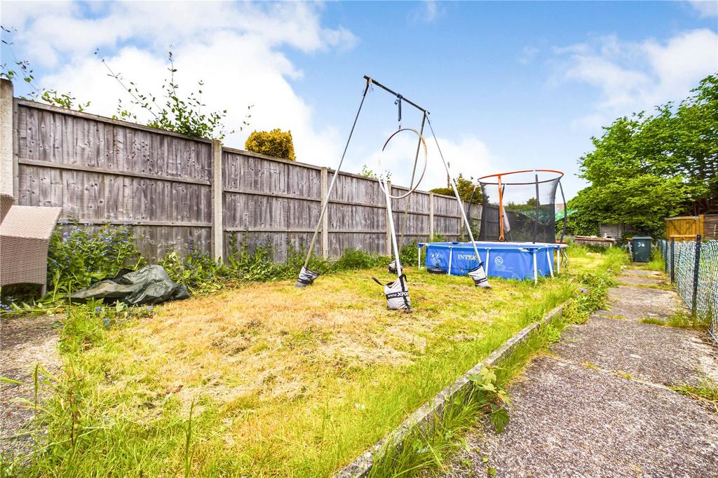 Armour Road, Tilehurst, Reading, Berkshire, RG31 3 bed terraced house