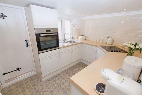 2 bedroom cottage for sale, CHRISTCHURCH TOWN CENTRE