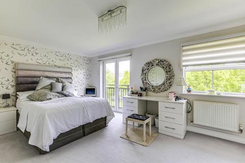 52 Alexander Crescent, Caterham, CR3 5ZG