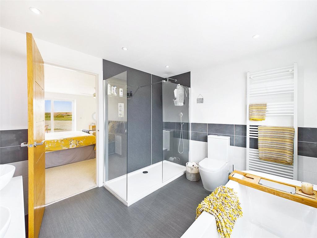 Bed 1 Ensuite