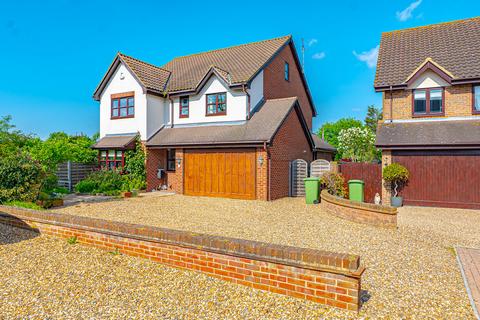 5 bedroom detached house for sale, Marie Close, Stanford-le-hope, SS17