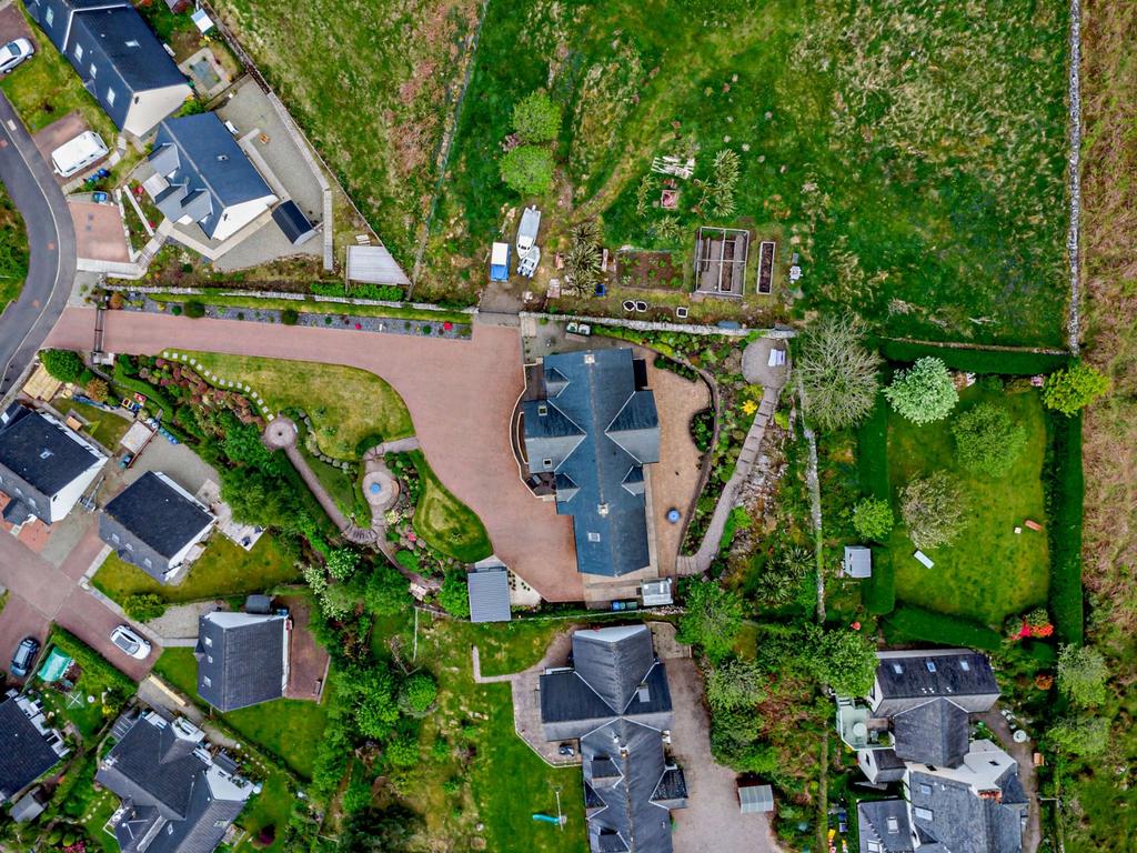 Well Kept Grounds