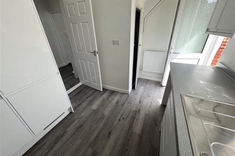 3 Clacton Road, Portsmouth, PO6 3QX