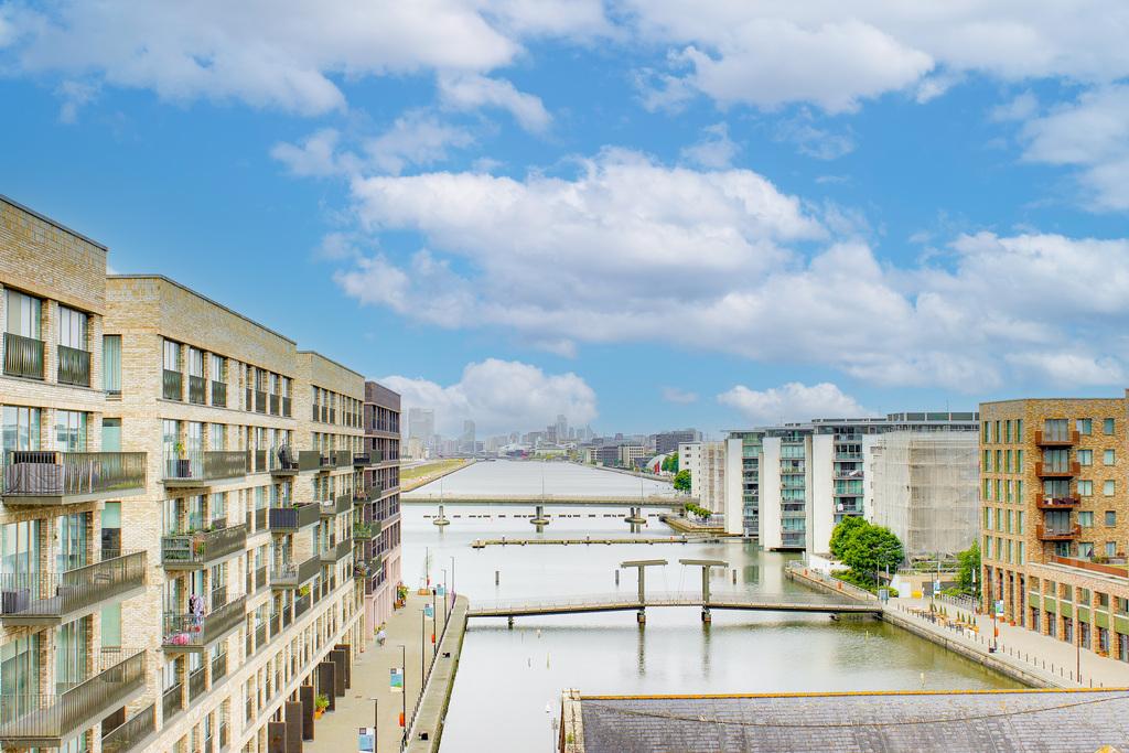 Hamme Building, Royal Docks E16 1 bed flat £375,000