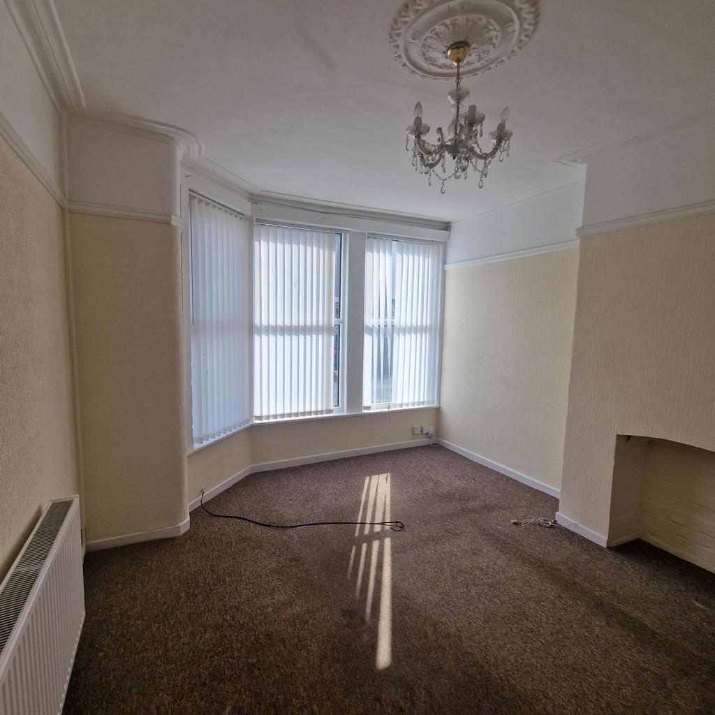 Second Avenue, Fazakerley, Liverpool 3 bed terraced house £825 pcm (£